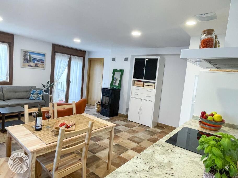Lezáun Casa Zunbeltz De 3 Habitaciones En Plena Montana מראה חיצוני תמונה