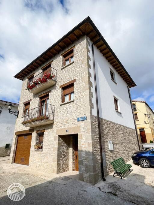 Lezáun Casa Zunbeltz De 3 Habitaciones En Plena Montana מראה חיצוני תמונה