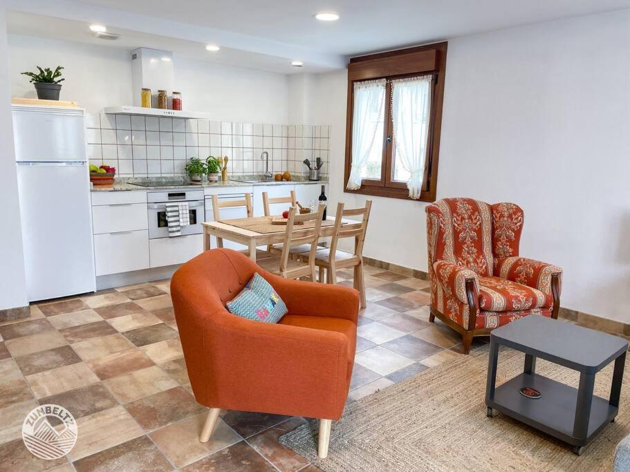 Lezáun Casa Zunbeltz De 3 Habitaciones En Plena Montana מראה חיצוני תמונה