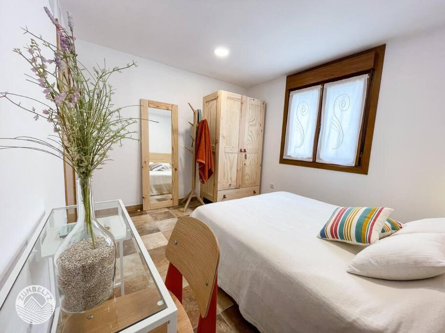 Lezáun Casa Zunbeltz De 3 Habitaciones En Plena Montana מראה חיצוני תמונה