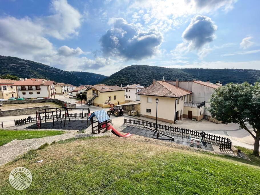 Lezáun Casa Zunbeltz De 3 Habitaciones En Plena Montana מראה חיצוני תמונה